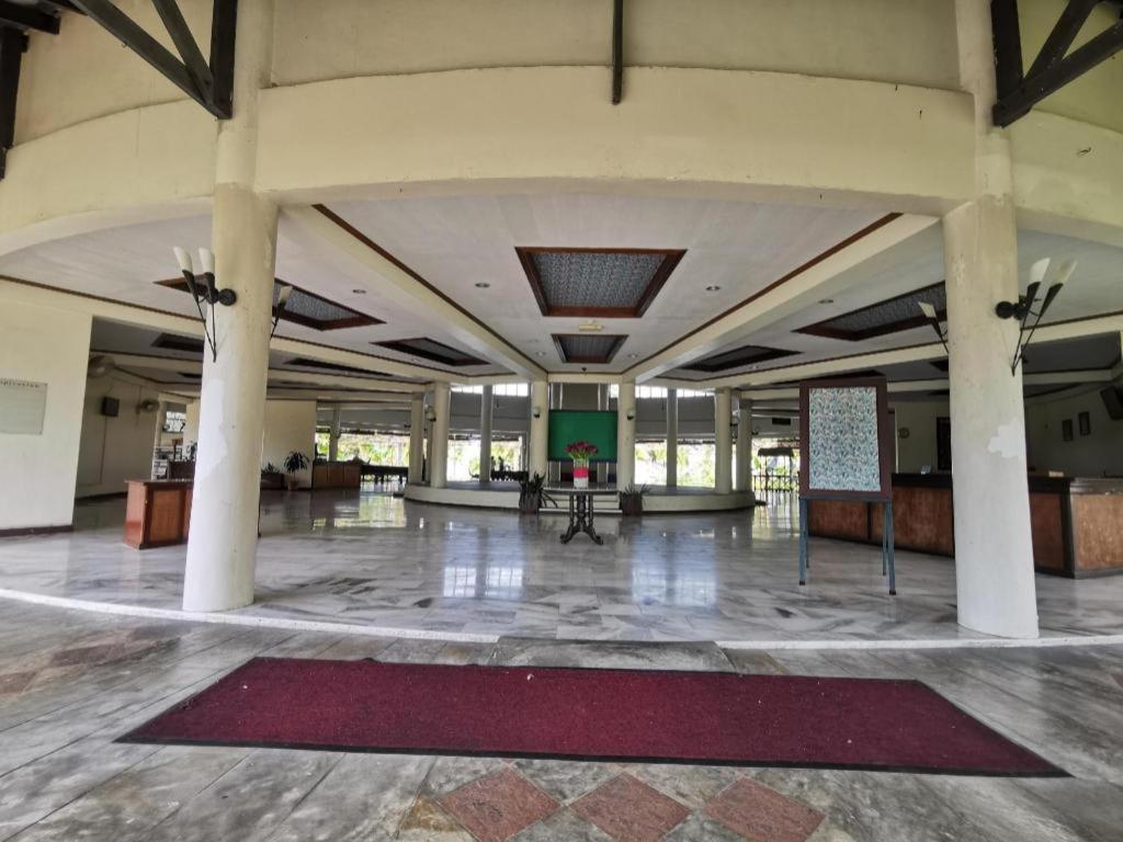 Oyo 89972 Borneo Paradise Beach Hotel Kota Kinabalu Luaran gambar