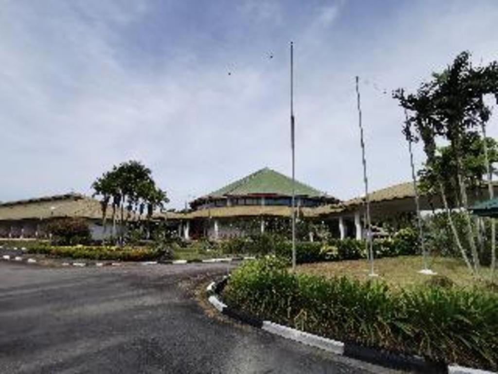 Oyo 89972 Borneo Paradise Beach Hotel Kota Kinabalu Luaran gambar