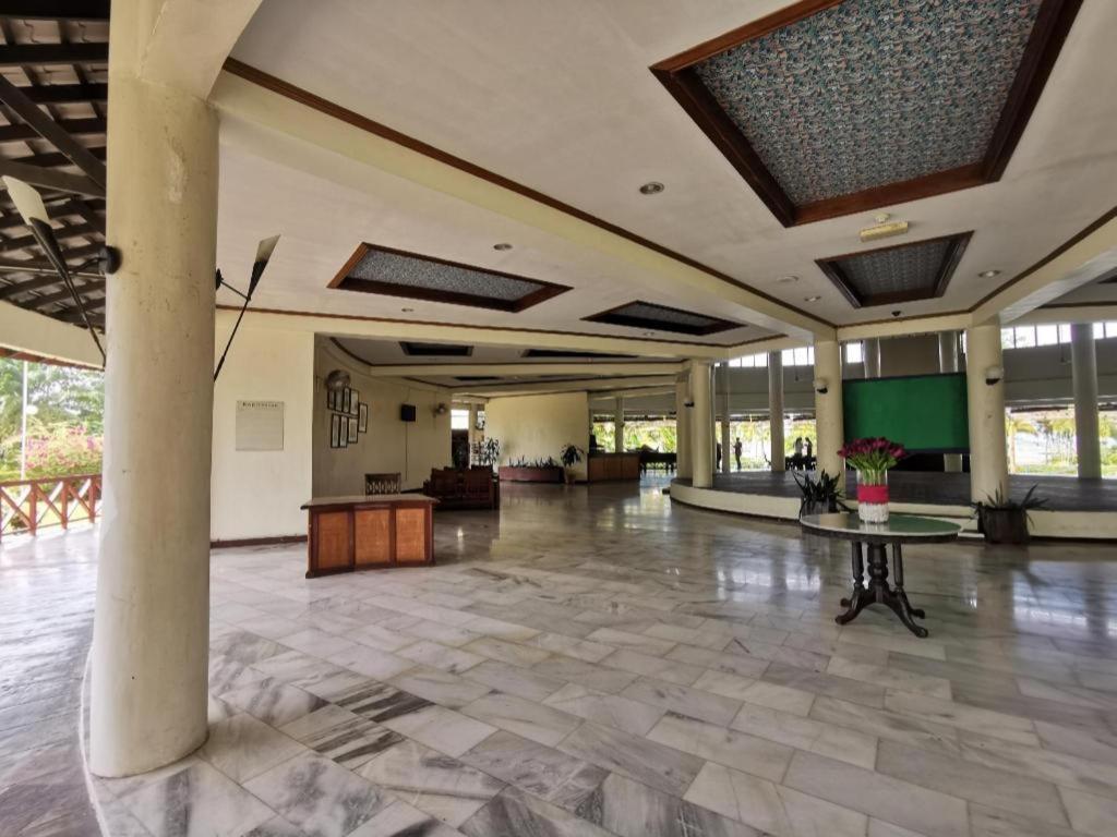 Oyo 89972 Borneo Paradise Beach Hotel Kota Kinabalu Luaran gambar